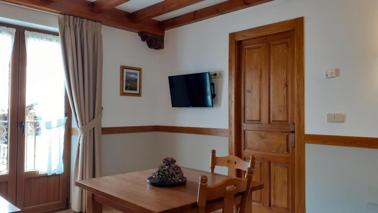 Apartamentos El Haya Cosgaya Exterior photo